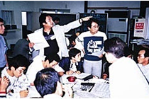 中盤から鈴木貴士現社長が拠点開発を陣頭指揮
